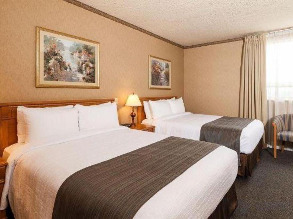 The Glenmore Inn & Convention Centre YYC 외부 사진